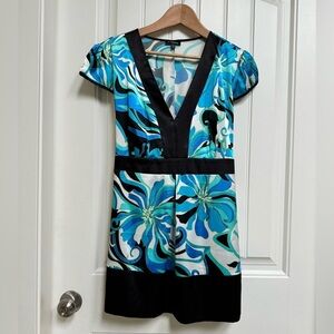 Le Chateau Y2K Psychedelic Floral Satin Floral Tie Back V-Neck Blouse. Size XXL